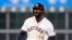 Yordan Álvarez, de los Astros de Houston, celebra su hit contra los Medias Blancas de Chicago, el viernes 31 de marzo, en Houston. (Foto AP/Eric Christian Smith)