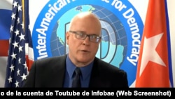 Orlando Gutiérrez Boronat habla en el encuentro "¿Qué podemos hacer por el pueblo de Cuba" celebrado en Miami.