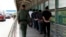 Inmigrantes devueltos a México a través de la frontera Sur. (Foto Twitter/@CBP)