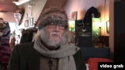 Steven Spencer durante la entrevista con el canal de televisión KY3.