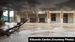 El río se desbordó y penetró en el poblado holguinero. 