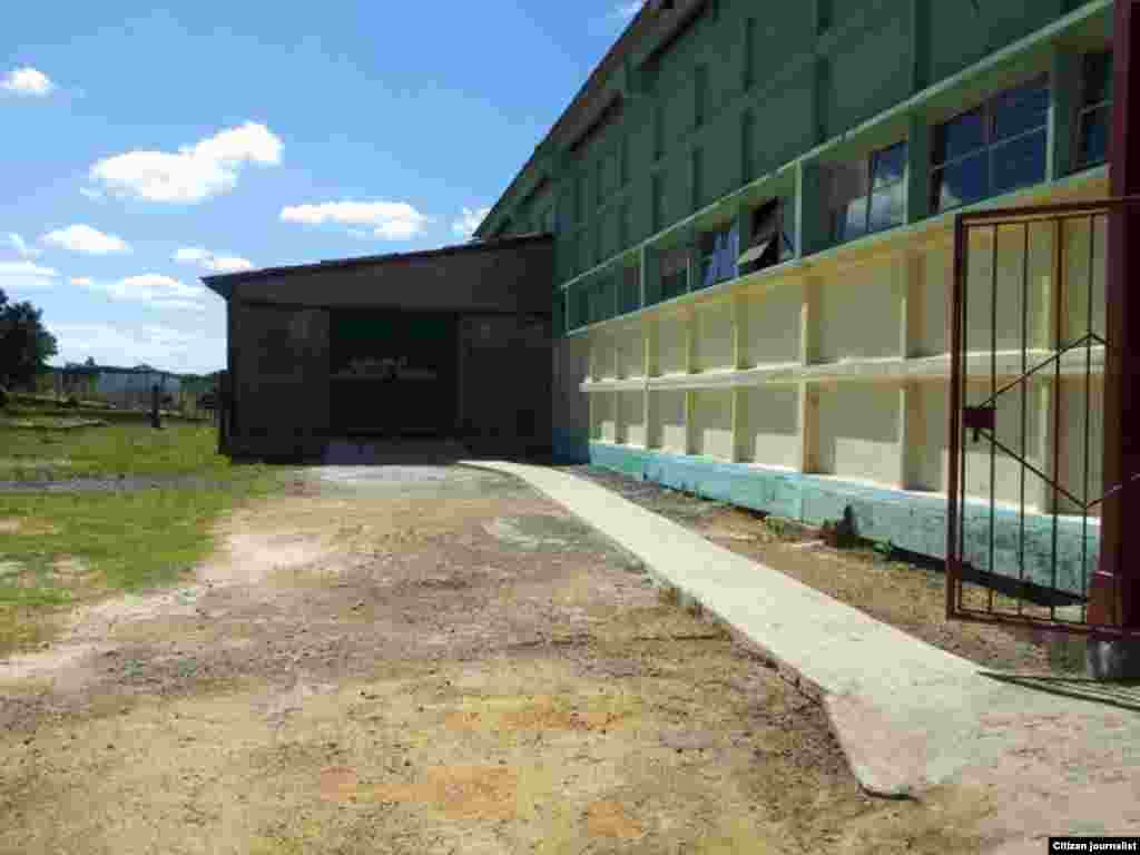 Planta de acopio de resinas en Vueltabajo, Pinar del Río.