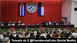 Los parlamentarios reunidos en el Período Ordinario de Sesiones de la Asamblea Nacional de Cuba en su X Legislatura.