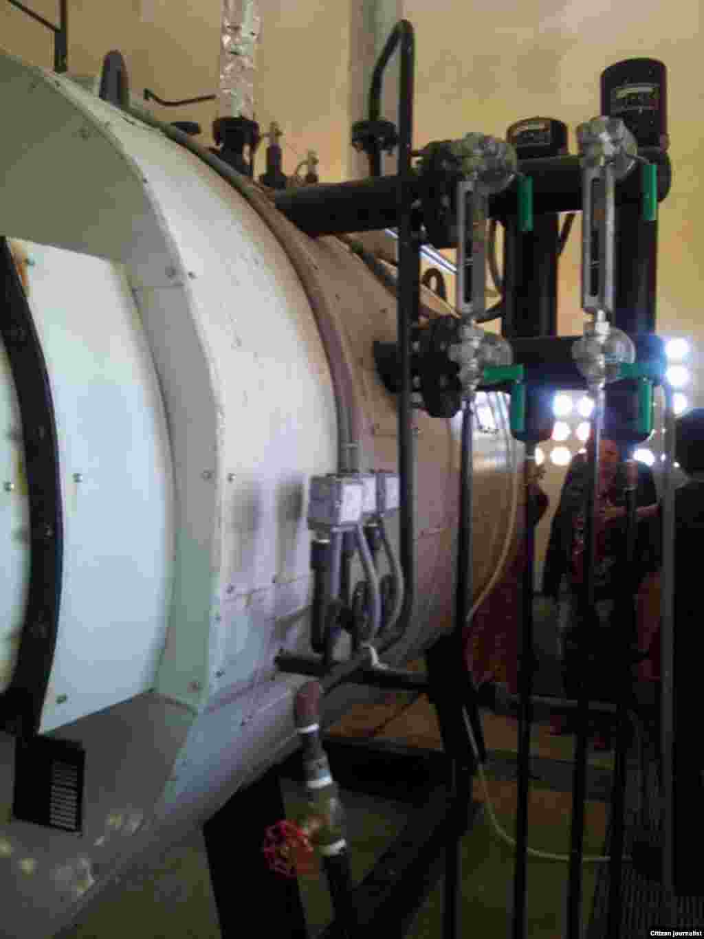 Planta de acopio de resinas en Vueltabajo, Pinar del Río.