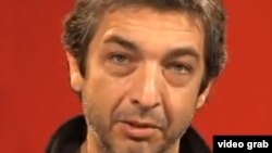 Según el actor Ricardo Darín, Argentina da muestras de ser un país niño que necesita un papá. 