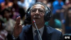 José Efraín RíosMontt se declara inocente hoy, jueves 9 de mayo de 2013, ante la corte, de los cargos de genocidio y crímenes de guerra de los cuales lo acusa la Fiscalía, en Ciudad de Guatemala (Guatemala). 