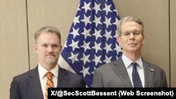 El secretario del Tesoro, Scott Bessent (der.) y el Representante Comercial de EEUU, el embajador Jamieson Greer. (X/@SecScottBessent)