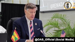 El Subsecretario de Estado de Estados Unidos, Christopher Landau, habla ante la Asamblea general de la Organización de Estados Americanos, Antigua y Barbuda, 26 de junio del 2025.