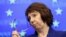  La jefa de la diplomacia de la Unión Europea (UE), Catherine Ashton, atiende a los medios tras la reunión celebrada por los ministros de Exteriores de la Unión Europea (UE) sobre la situación de crisis de Mali, en la sede de la UE en Bruselas, Bélgica, e
