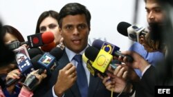El dirigente opositor Leopoldo López ya visitó Perú y Uruguay y este miércoles viaja a Argentina.