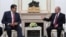 El presidente ruso Vladimir Putin y su homólogo venezolano Nicolás Maduro durante una reunión en el Kremlin este martes, 25 de septiembre. 