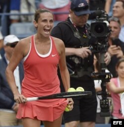 Roberta Vinci celebra su victoria.
