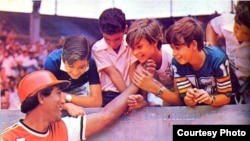 Antonio Muñoz con el equipo de Las Villas