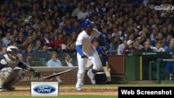 Jorge Soler observó cómo la pelota se fue elevando y se llevó la cerca... para su décimo jonrón.