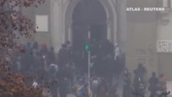 Profanan una iglesia de Santiago de Chile