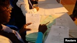 Recuento de votos en un colegio electoral en La Habana, Cuba. 