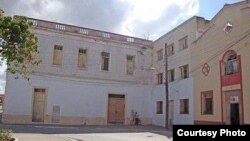 Una primaria funcionaba donde radicó en el siglo XVI el Convento de San Francisco