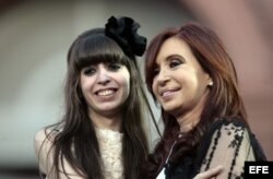 ARCHIVO. La presidenta argentina, Cristina Fernández de Kirchner y su hija Florencia.