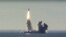 Un misil Bulava disparado por el submarino nuclear ruso Yuri Dolgoruky. (AP Photo/Russian Defense Ministry Press Service).