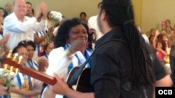 Damas de Blanco en la Ermita de la Caridad