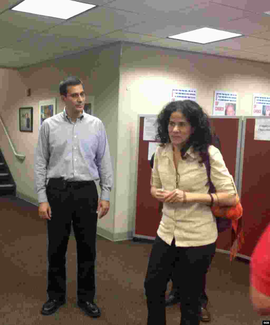 Ailer Gonz&aacute;lez y Antonio Rodiles conversan con periodistas de martinoticias