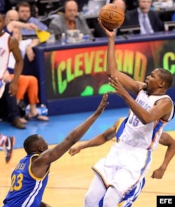 Kevin Durant (d).