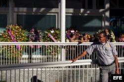 Cientos de personal asisten al funeral de la actriz Mónica Spear y su esposo, el irlandés Henry Thomas Berry.