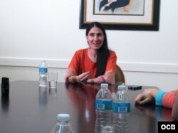 Yoani Sánchez en el Cuban Heritage Collection de la Universidad de Miami