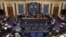 Captura del momento de la votación sobre la constitucionalidad de someter al expresidente Donald Trump a un juicio político, el 9 de febrero de 2021. Senate TV vía AP.
