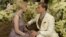 Fotograma en donde aparece la actriz Carey Mulligan en el papel de Daisy Buchanan y el actor Leonardo DiCaprio en el papel de Jay Gatsby, durante una escena de la película "The Great Gatsby".