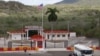 Punto de entrada a la Base Naval de EEUU en Guantánamo.