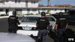 Fotografía de archivo de agentes de la Oficina de Inmigración y Aduanas de EEUU.