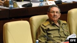 De acuerdo con el Financial Times, las reformas de Raúl Castro peligran si Venezuela descubre que no puede subsidiar más a la isla.