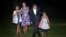 Foto de archivo del presidente de Estados Unidos, Barack Obama (2d), su esposa, la primera dama, Michelle Obama (2i), y sus hijas Sasha (d) y Malia (i). 
