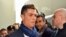 El delantero portugués del Real Madrid Cristiano Ronaldo llega junto al resto del equipo al aeropuerto Fiumicino de Roma (Italia) hoy.