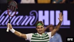 El tenista suizo Roger Federer celebra su victoria tras vencer al búlgaro Grigor Dimitrov.