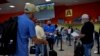 Pasajeros en el Aeropuerto Internacional de La Habana.