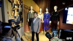 El exintegrante del grupo musical Abba, Bjorn Ulvaeus, posa para los fotógrafos durante el pase de prensa de "ABBA, el Museo" en el Salón de la Fama Musical de Estocolmo, Suecia hoy, lunes 6 de mayo de 2013.