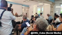 La relatora especial de ONU alena Douhan en conferencia de prensa en La Habana, Cuba, el 21 de noviembre de 2025.