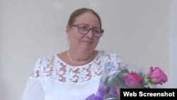 Juana Orquídea Acanda ingresó a EEUU con visa de inmigrante gestionada por su hijo. Ahora enfrenta cargos por fraude al solicitar ese documento. 